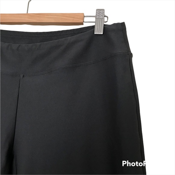 Nike Dri-Fit Cropped Grey Workout Leggings - Picture 2 of 9